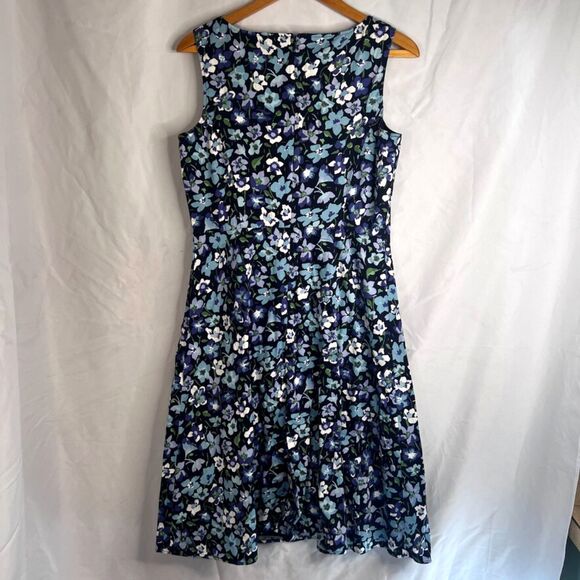 Talbots Fit & Flare Sleeveless Dress Floral Print 100% Cotton Cottage Core SZ 8 - Picture 2 of 8